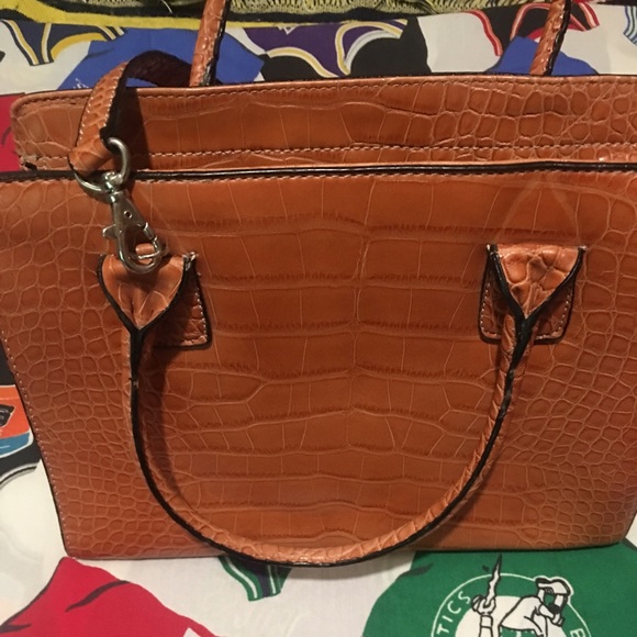 Tommy Hilfiger Handbags - Women’s Tommy Hilfiger purse
